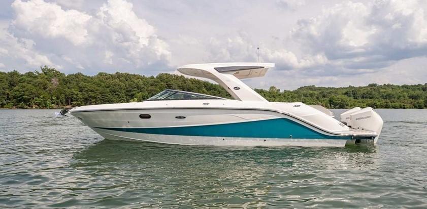 Sea Ray SLX 310 Outboard