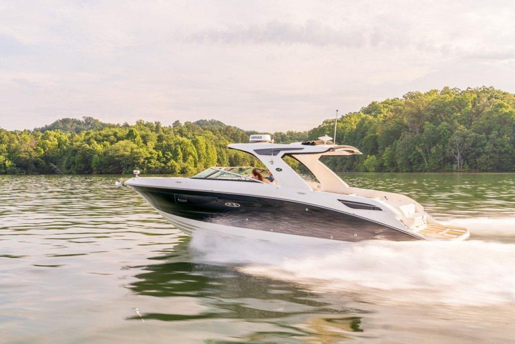 Sea Ray SLX 350