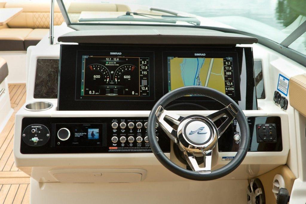 Sea Ray SLX 350 Outboard