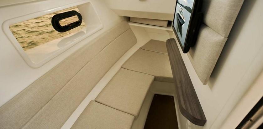 Sea Ray SLX 350 Outboard