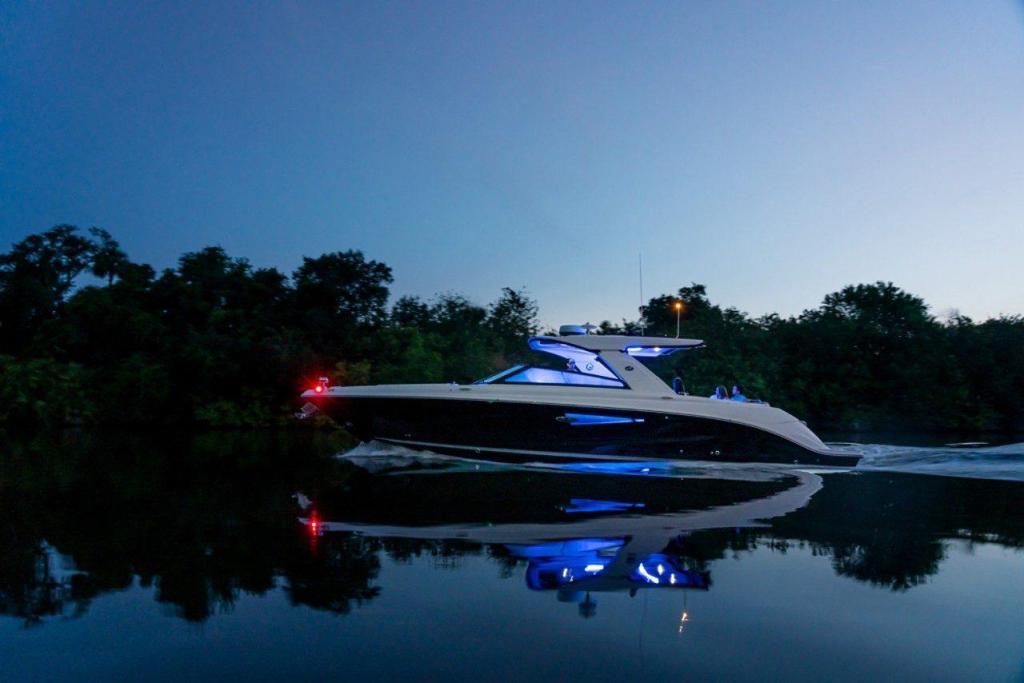 Sea Ray SLX 400