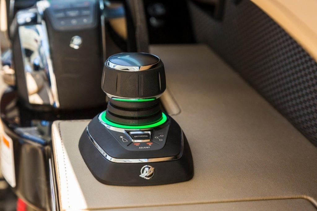 Sea Ray SLX 400 Outboard