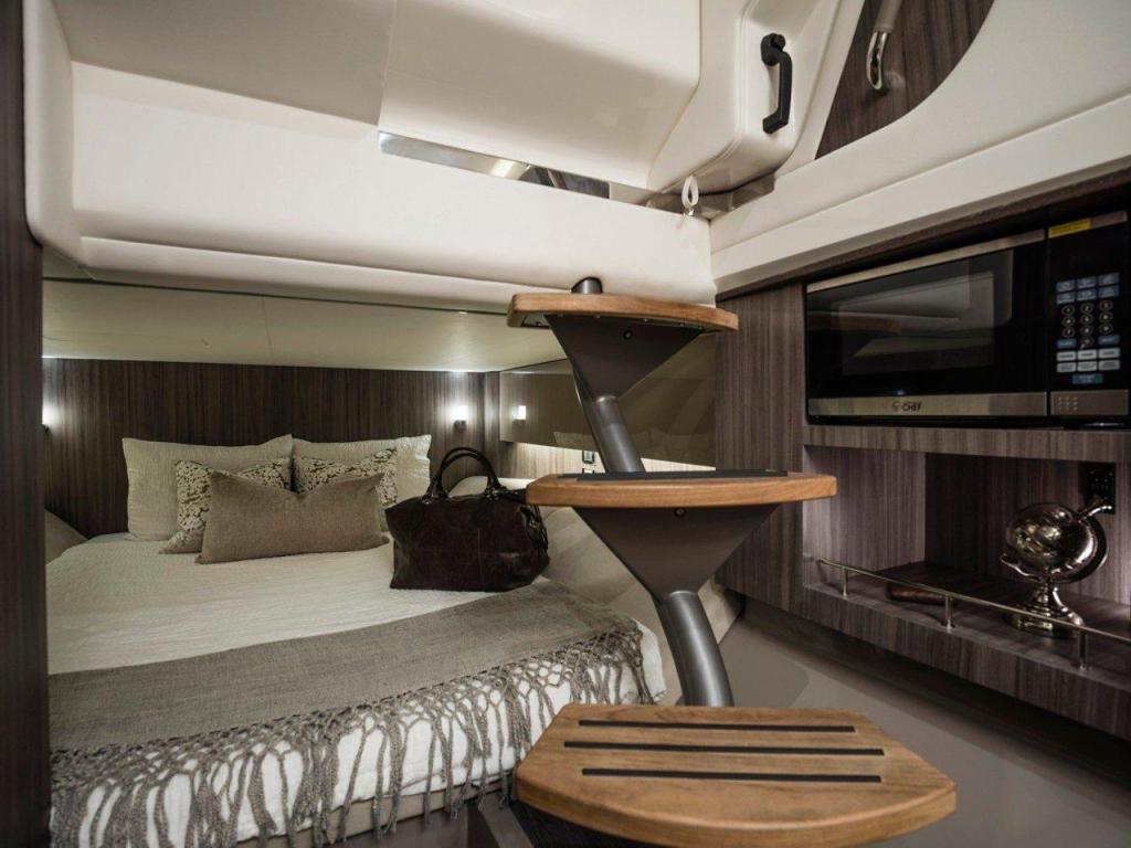 Sea Ray SLX 400 Outboard