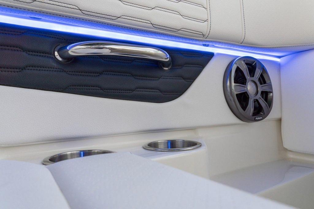 Sea Ray SPX 190 Outboard