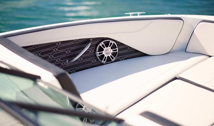 Sea Ray SPX 210 Outboard