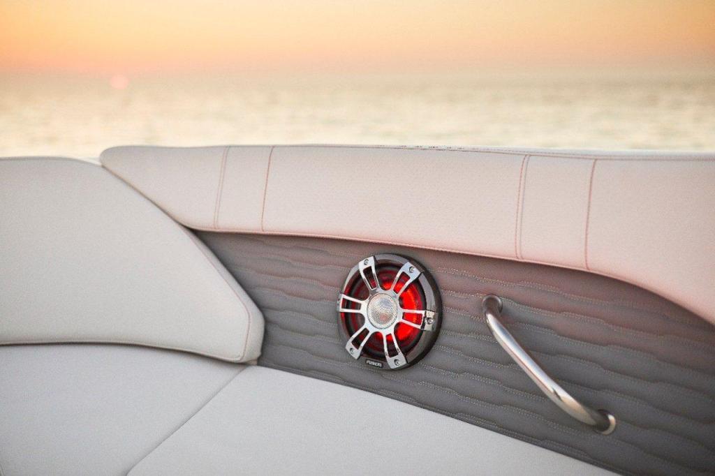 Sea Ray SPX 230 Outboard