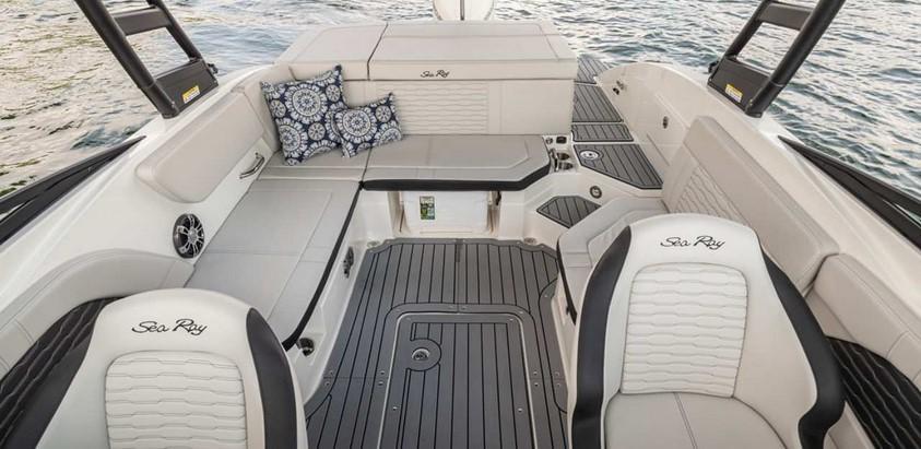 Sea Ray SPX 230 Outboard