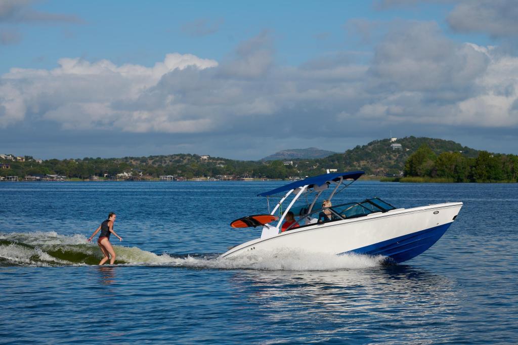Cobalt CS23 Surf
