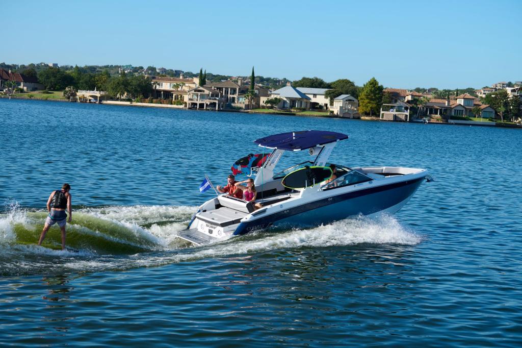 Cobalt R8 Surf