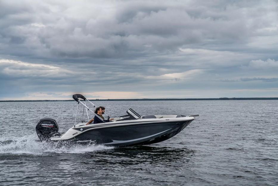 Bayliner M17