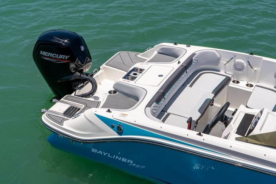 Bayliner M17