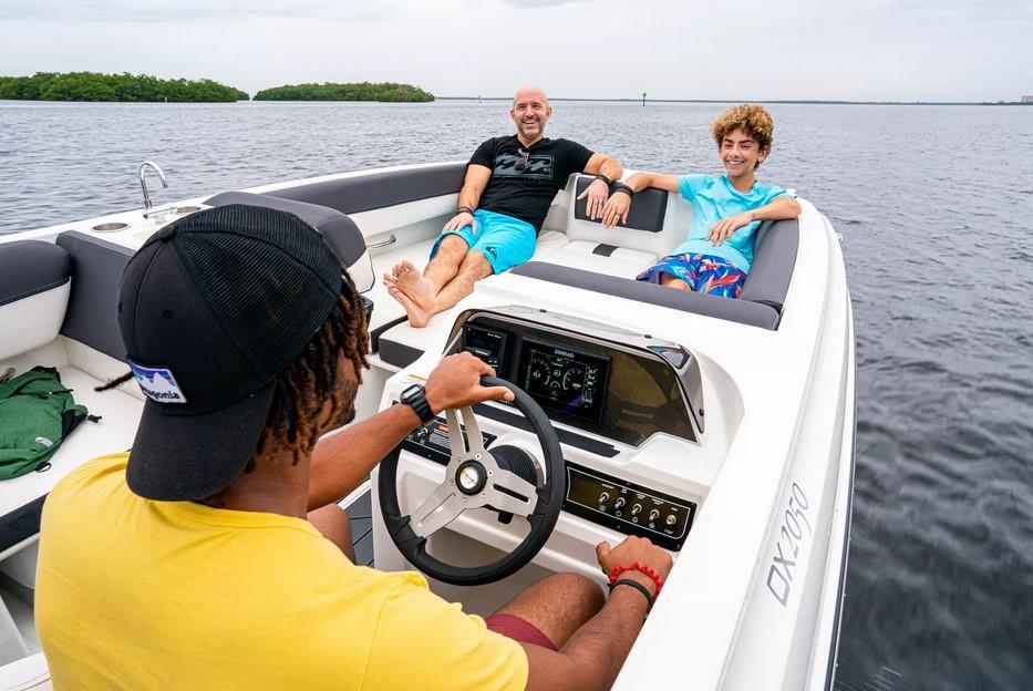 Bayliner DX2050
