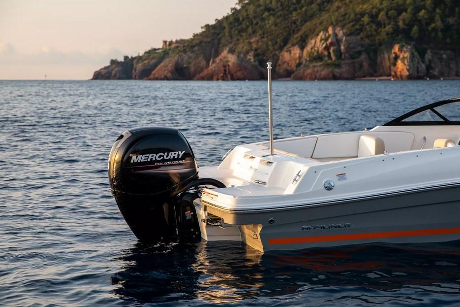 Bayliner VR4 Outboard