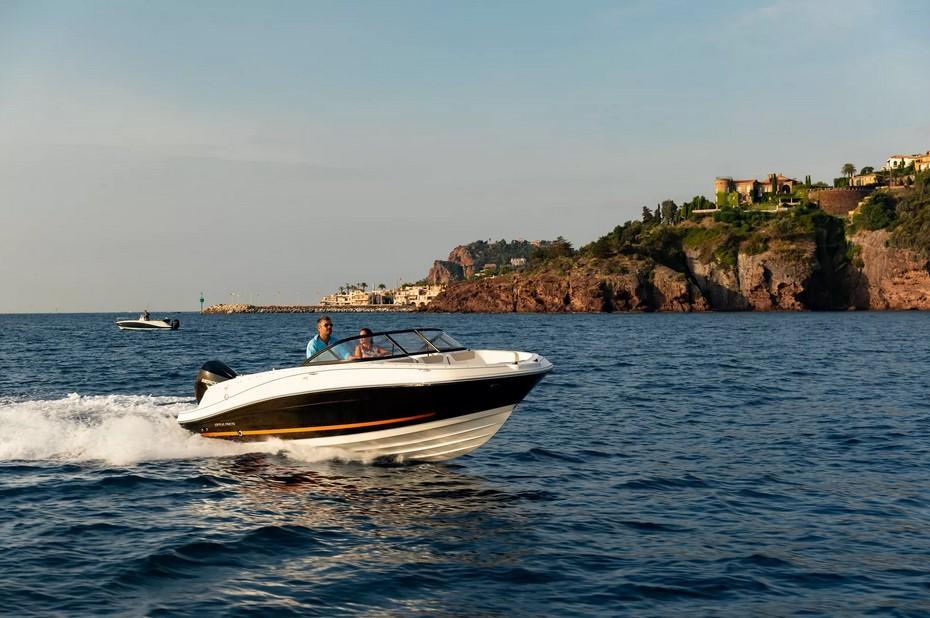 Bayliner VR5 Outboard