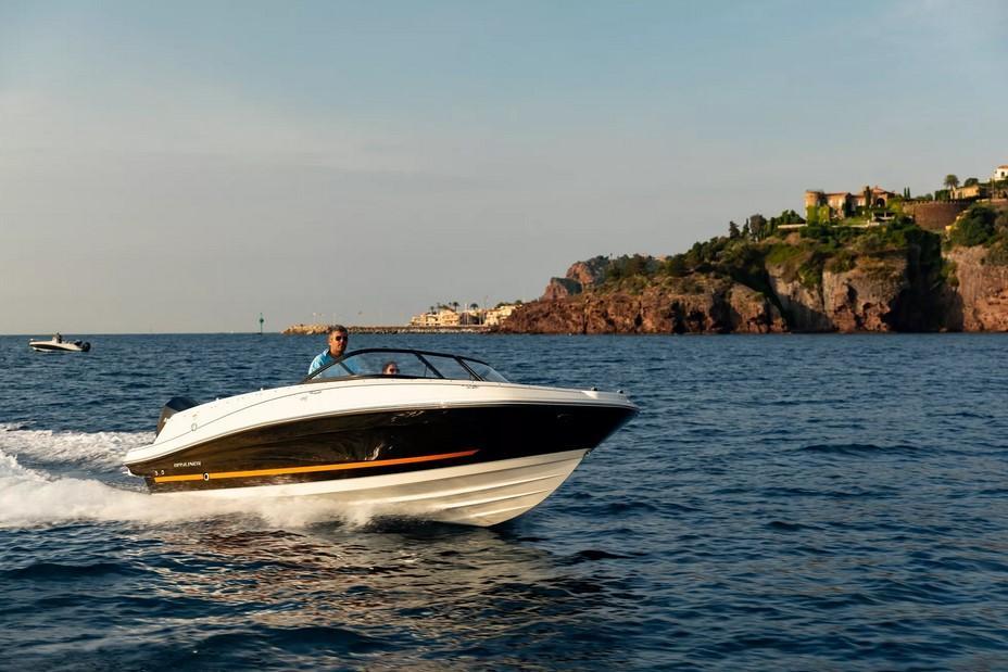 Bayliner VR5 Outboard