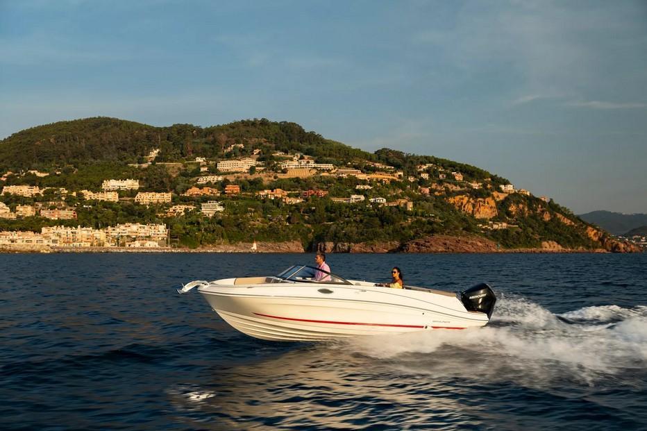 Bayliner VR6 Outboard