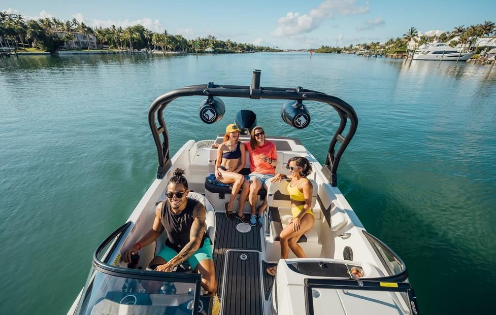 Bayliner VR6 Outboard