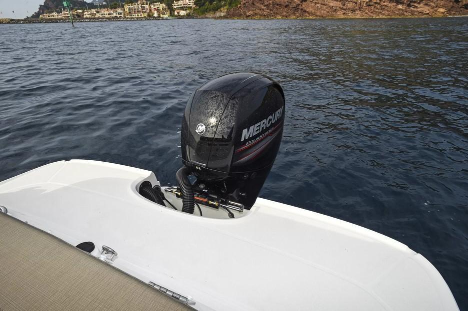Bayliner VR5 Cuddy Outboard