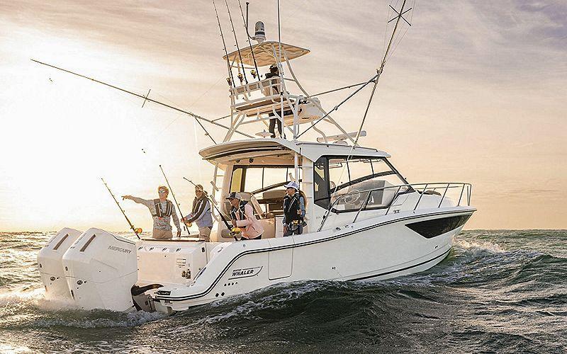 Boston Whaler 365 Conquest