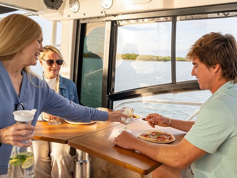 Boston Whaler 365 Conquest