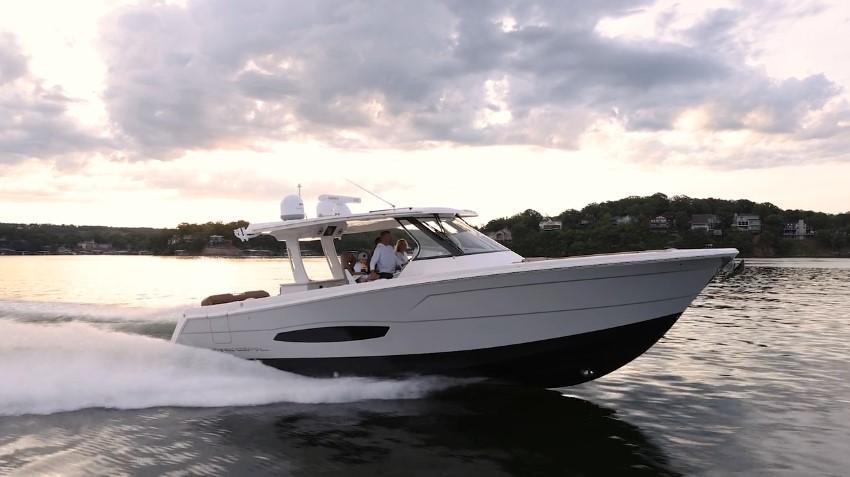 Regal 38 Surf