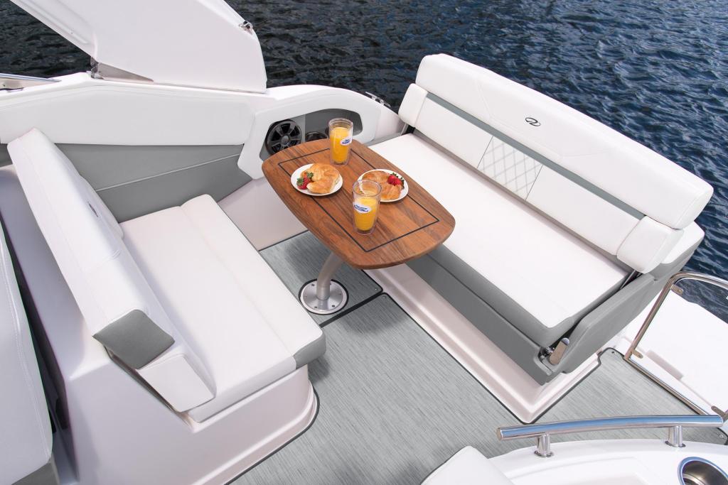 Regal Express Cruiser 28