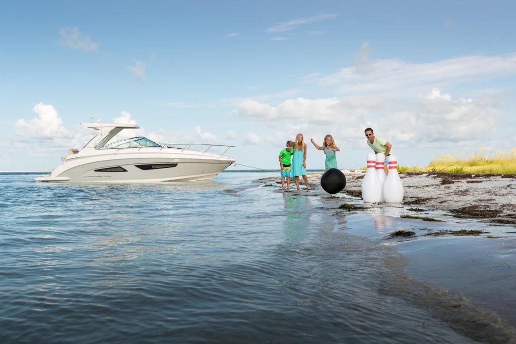 Regal Express Cruiser 33