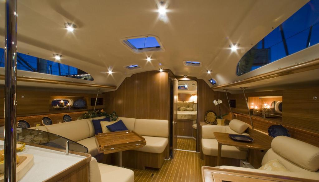 Catalina 445