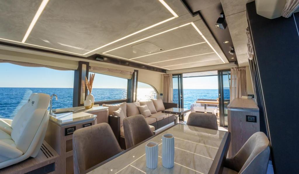 Sessa Fly 68 Gullwing