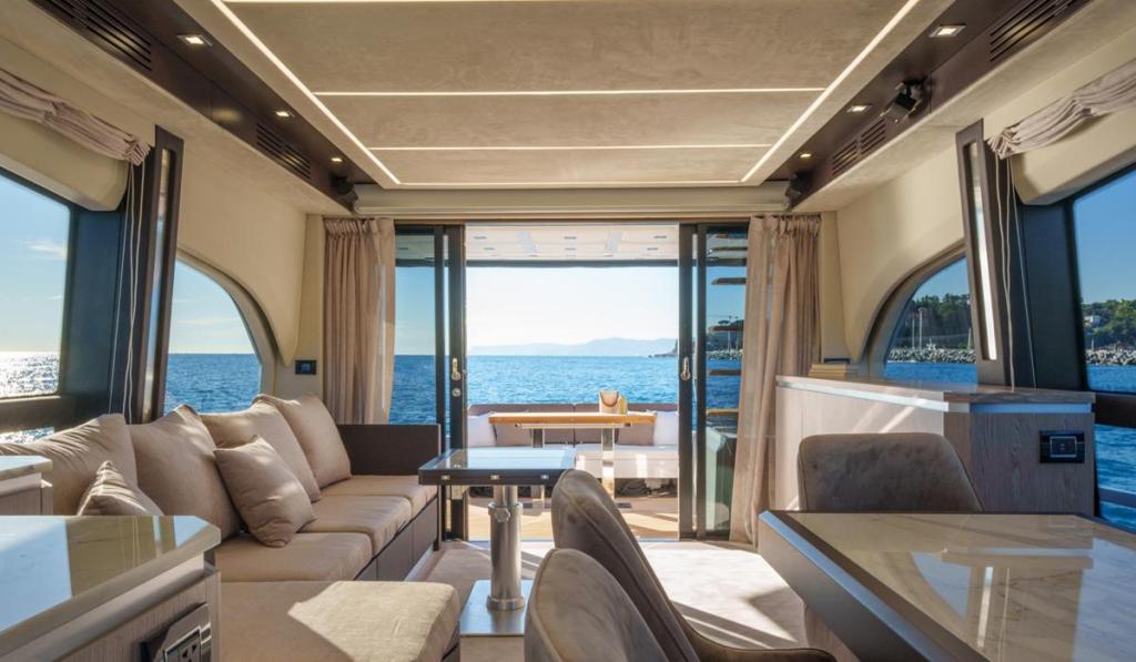 Sessa Fly 68 Gullwing