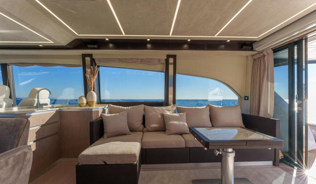 Sessa Fly 68 Gullwing