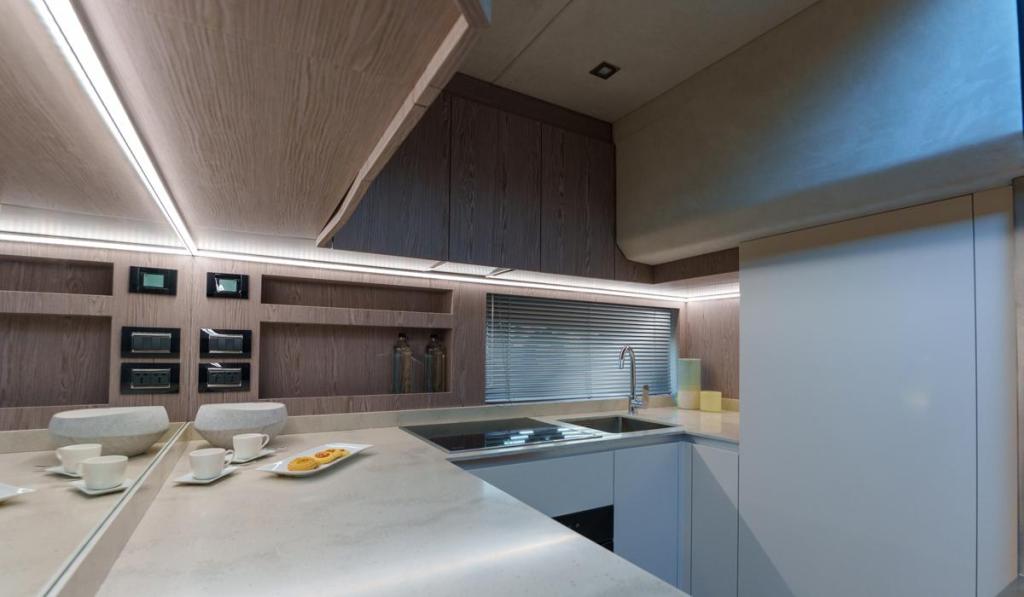 Sessa Fly 68 Gullwing