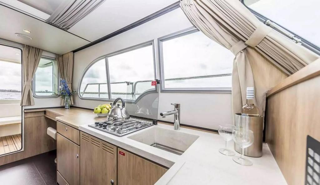 Linssen Grand Sturdy 30.0 Sedan