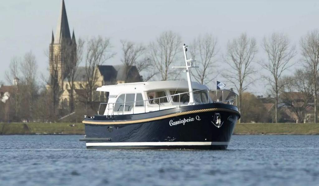 Linssen Grand Sturdy 35.0 Sedan