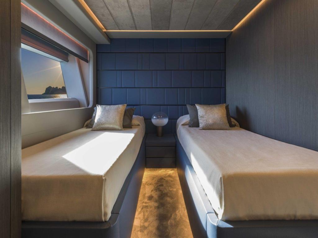 AB Yachts AB 110