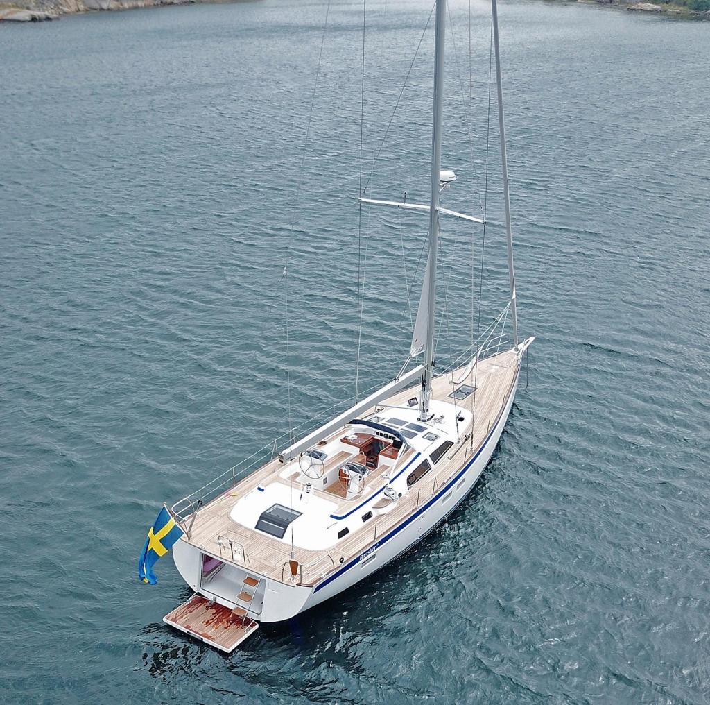 Hallberg-Rassy 57