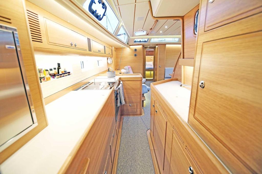 Hallberg-Rassy 57