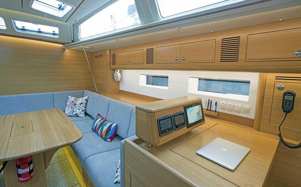 Hallberg-Rassy 57