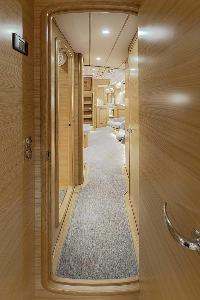 Hallberg-Rassy 57
