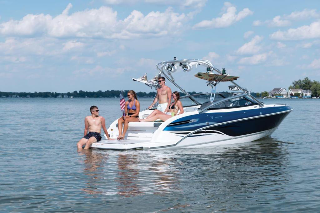 Formula 240 Bowrider