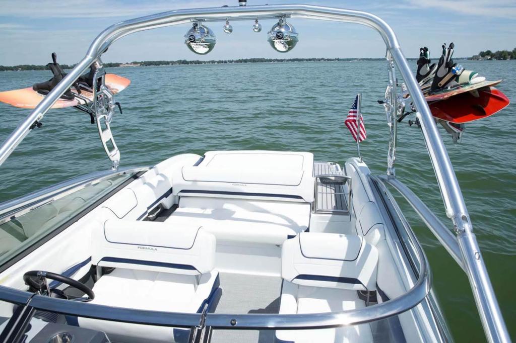 Formula 240 Bowrider