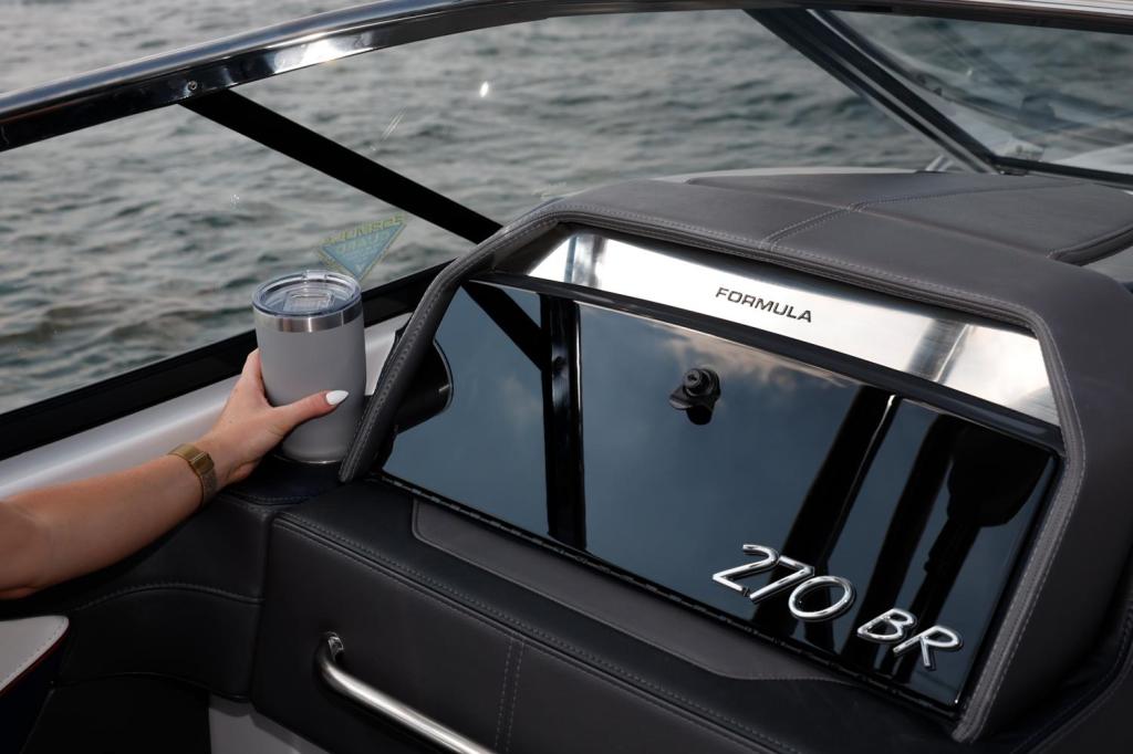 Formula 270 Bowrider