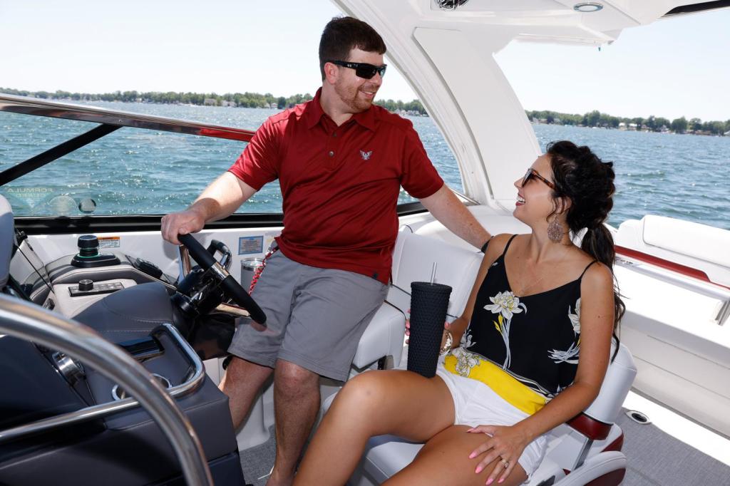 Formula 310 Sun Sport