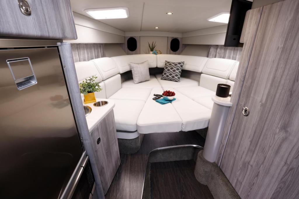 Formula 310 Sun Sport