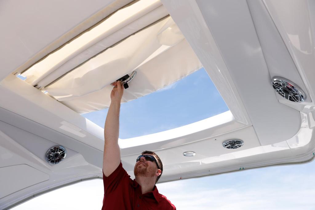 Formula 310 Sun Sport