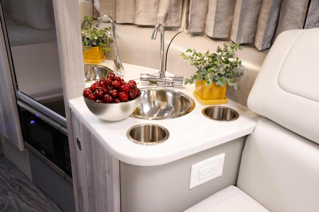 Formula 310 Sun Sport