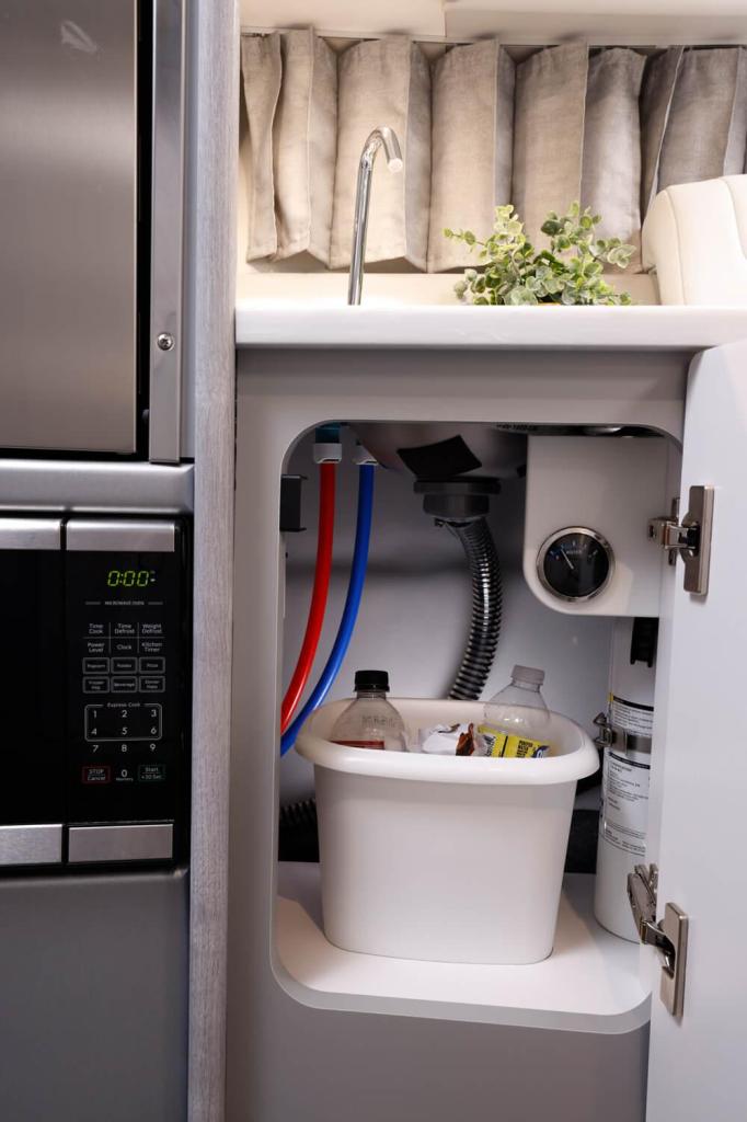 Formula 310 Sun Sport