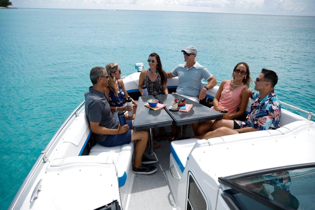 Formula 350 Crossover Bowrider