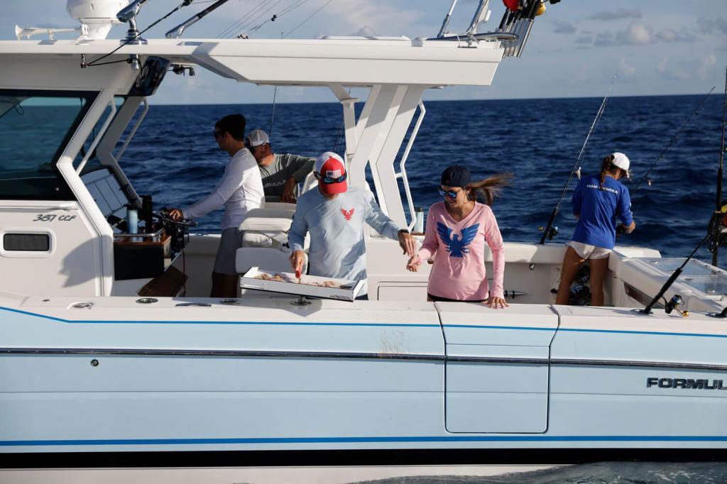 Formula 387 Center Console Fish