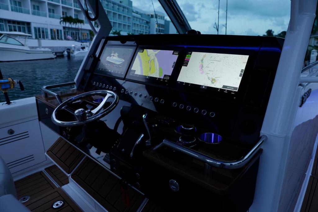 Formula 387 Center Console Fish